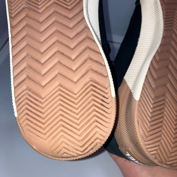 Black Sorel Out and About women’s size 10 - Picture 13 of 14